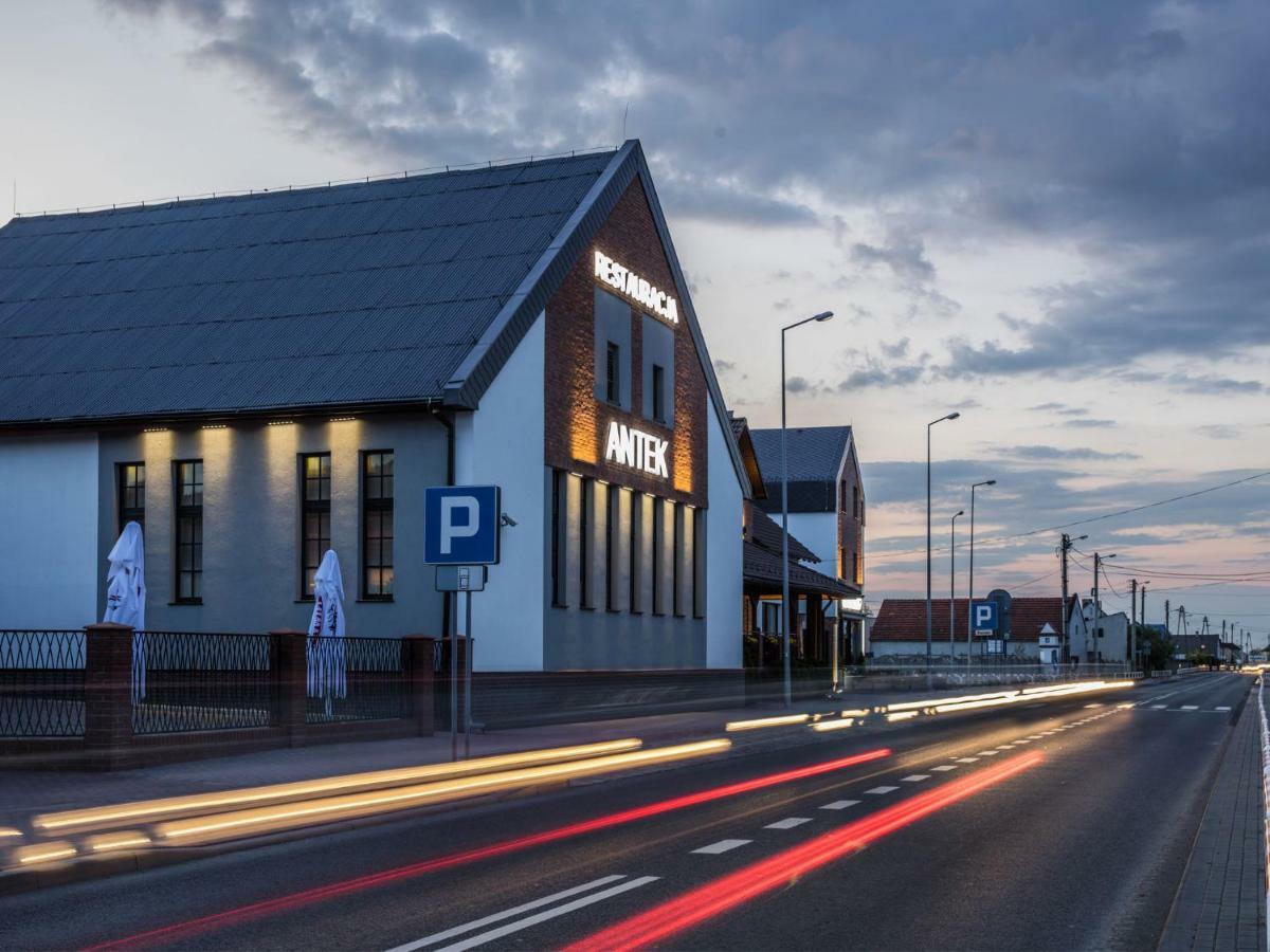 Hotel Antek Zlinice Eksteriør bilde