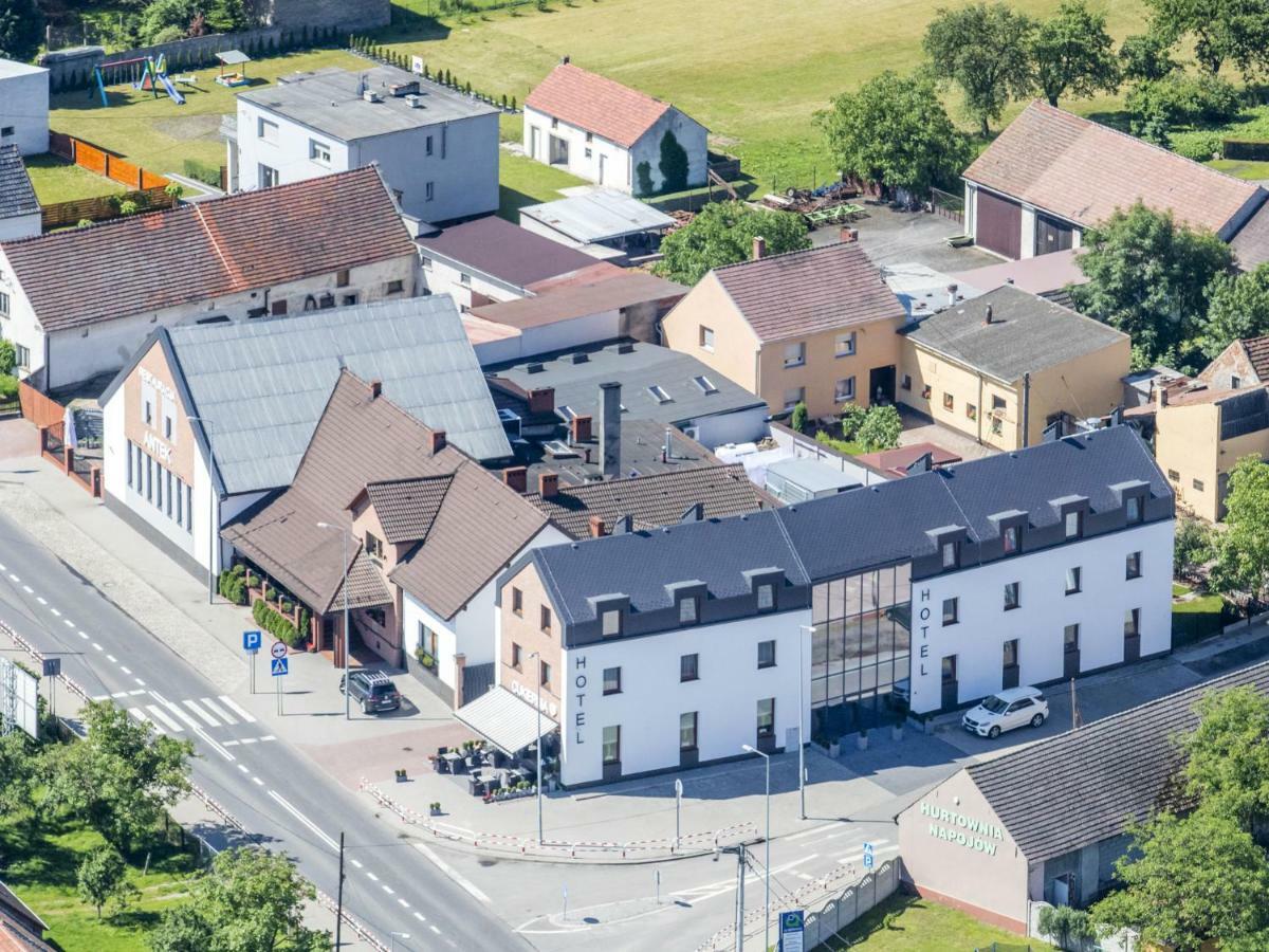 Hotel Antek Zlinice Eksteriør bilde