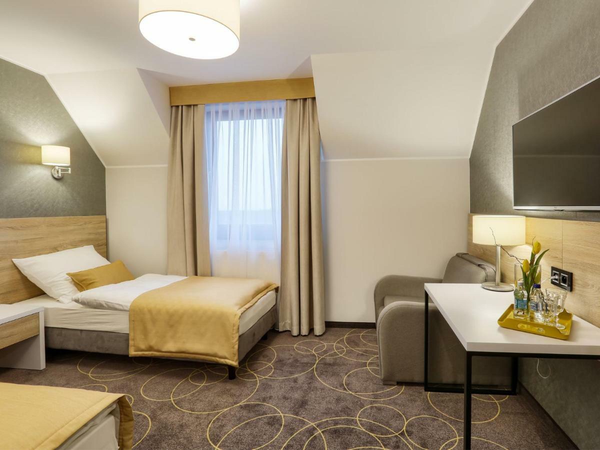 Hotel Antek Zlinice Eksteriør bilde