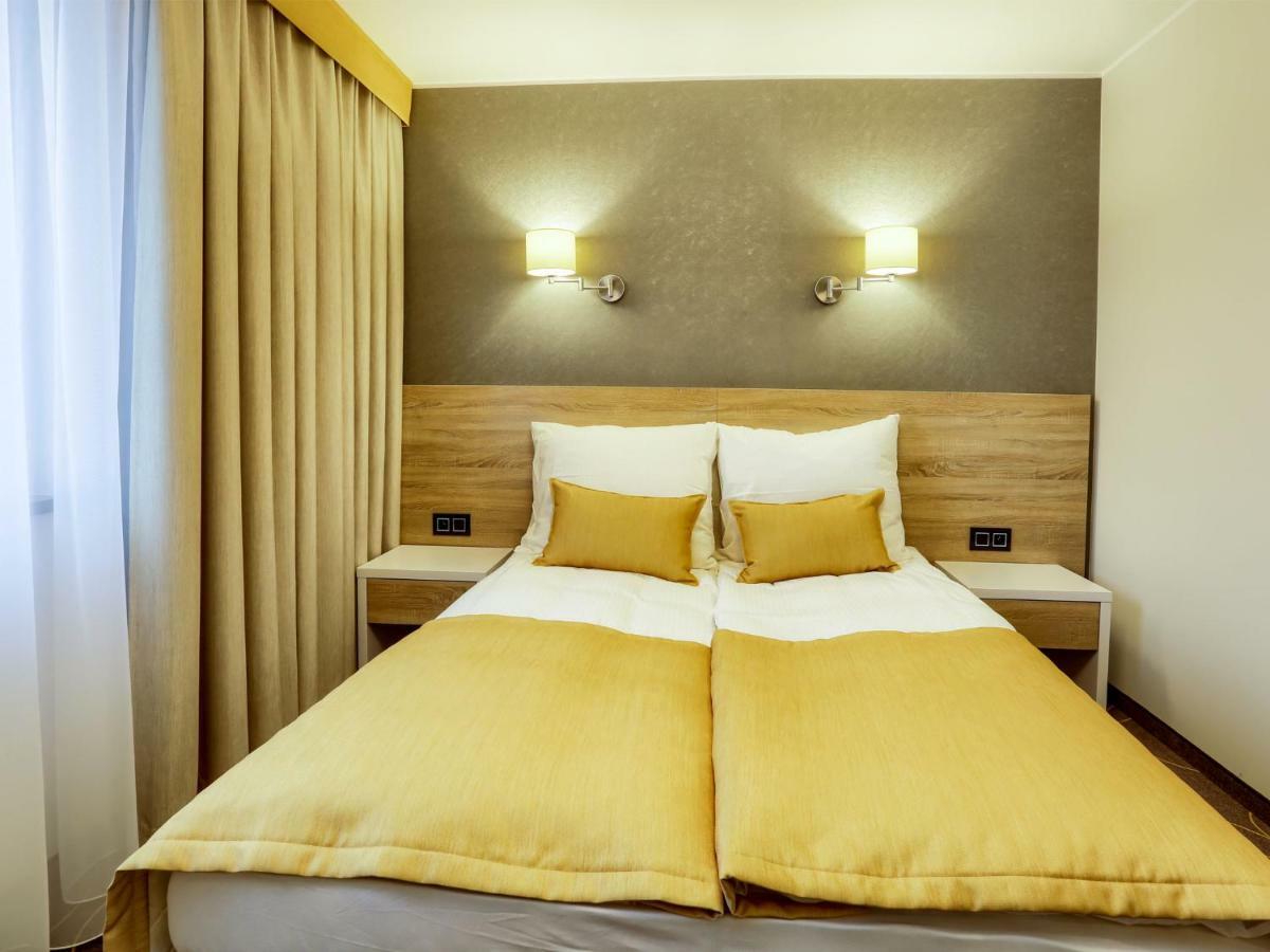 Hotel Antek Zlinice Eksteriør bilde