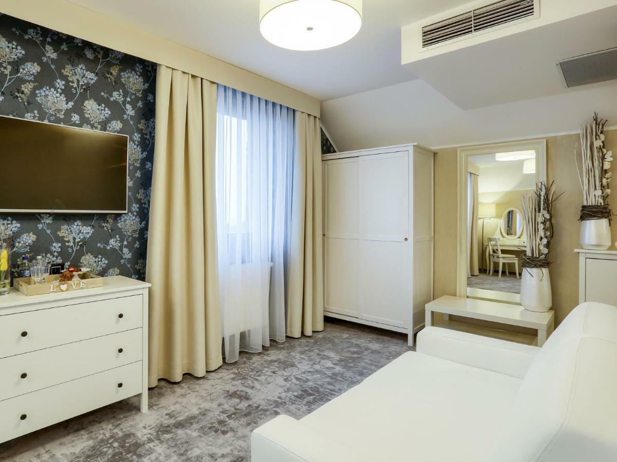 Hotel Antek Zlinice Eksteriør bilde